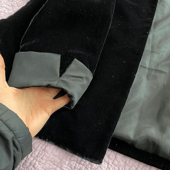 NWOT Midnight Blue Velvet Blazer Black Satin Lapel Cuffs Size M - Picture 8 of 9